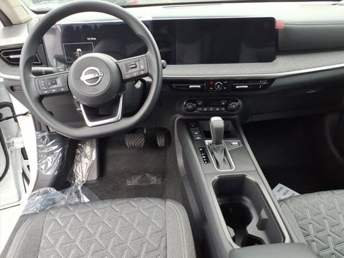 New 2026 Nissan Kicks SV image 9