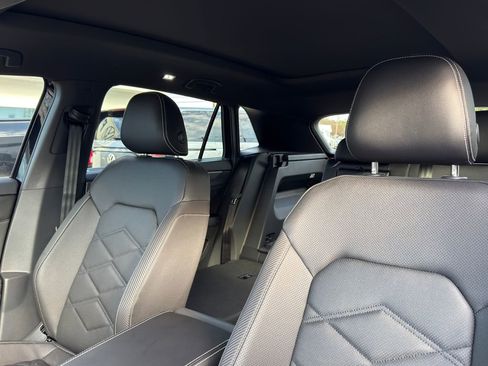 New 2026 Volkswagen Atlas Cross Sport SE FWD image 15