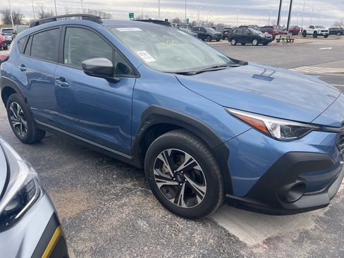Used 2024 Subaru Crosstrek 2.0i Premium image 2