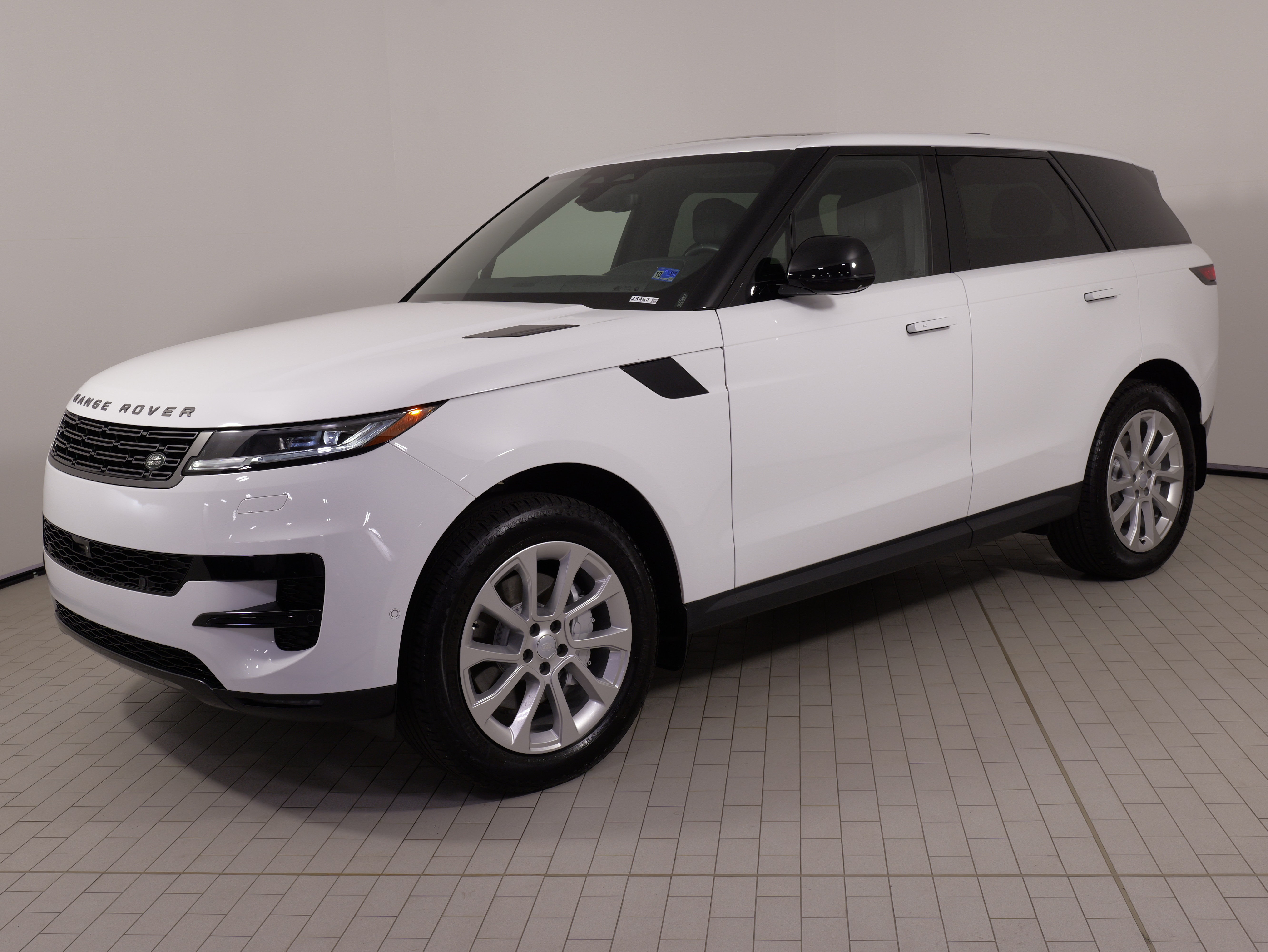 Used 2024 Land Rover Range Rover Sport SE AWD/4WD image 1