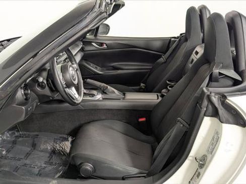 Used 2016 MAZDA MX-5 Miata Sport image 13