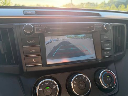 Used 2016 Toyota RAV4 LE FWD image 12