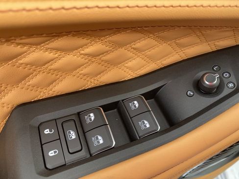 New 2025 Jeep Grand Cherokee Summit image 11