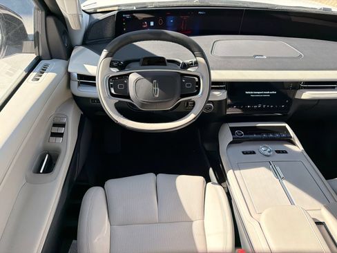 New 2026 Lincoln Navigator Reserve AWD/4WD image 23