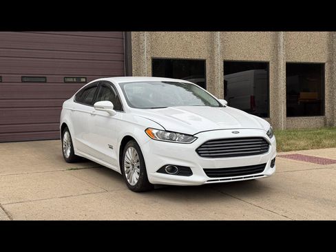 Used 2016 Ford Fusion Energi SE FWD image 1
