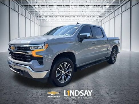 Used 2024 Chevrolet Silverado 1500 LT AWD/4WD image 2