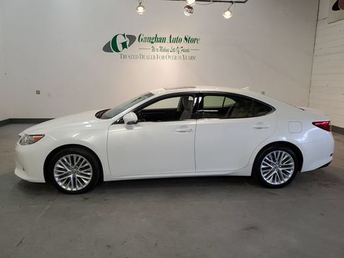 Used 2013 Lexus ES 350 w/ Luxury Pkg FWD image 3