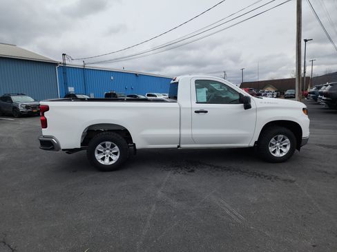 Certified 2022 Chevrolet Silverado 1500 W/T image 9