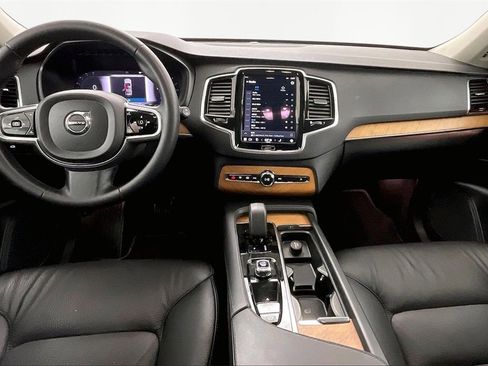 Used 2024 Volvo XC90 B6 Plus image 7