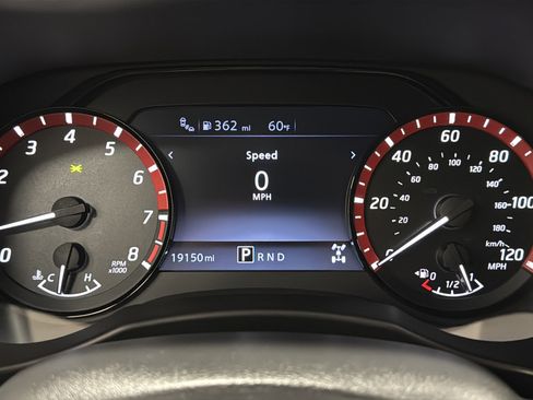 Used 2025 Nissan Frontier PRO-4X w/ Interior Protection Package AWD/4WD image 16