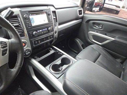 Used 2018 Nissan Titan PRO-4X w/ Pro-4x Convenience Package image 34