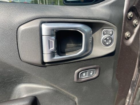 Used 2020 Jeep Wrangler Unlimited Sport S AWD/4WD image 13