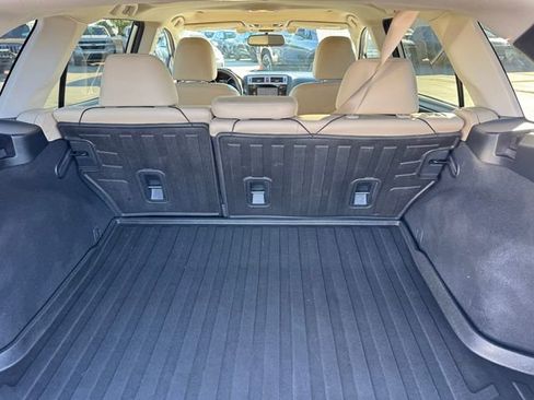 Used 2016 Subaru Outback 2.5i Limited image 10