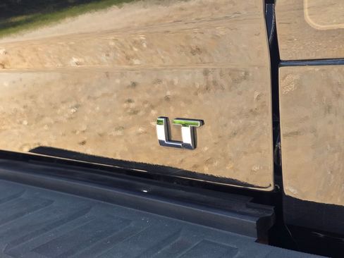 Used 2017 Chevrolet Silverado 1500 LT w/ Texas Edition RWD image 9