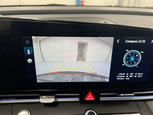 Used 2024 Hyundai Elantra SEL FWD image 16