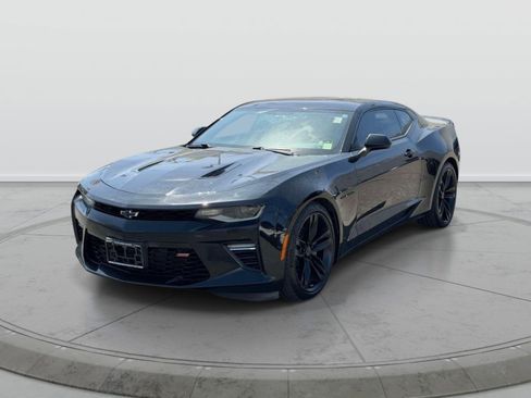 Used 2018 Chevrolet Camaro SS RWD image 3