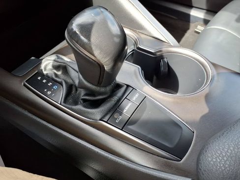 Used 2022 Toyota Camry SE FWD image 20