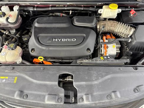 Used 2018 Chrysler Pacifica Touring Plus FWD image 16