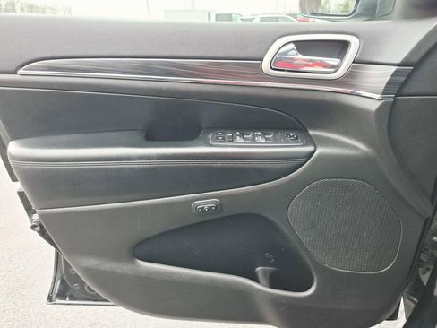 Used 2020 Jeep Grand Cherokee Limited image 35