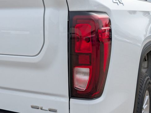 Used 2024 GMC Sierra 1500 SLE AWD/4WD image 17