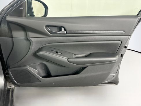 Used 2025 Nissan Altima 2.5 S image 30