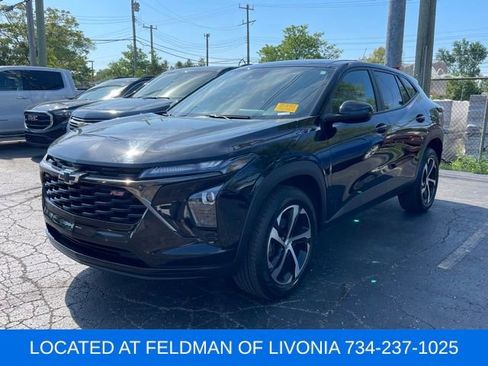 Used 2024 Chevrolet Trax RS w/ Driver Confidence Package FWD image 1
