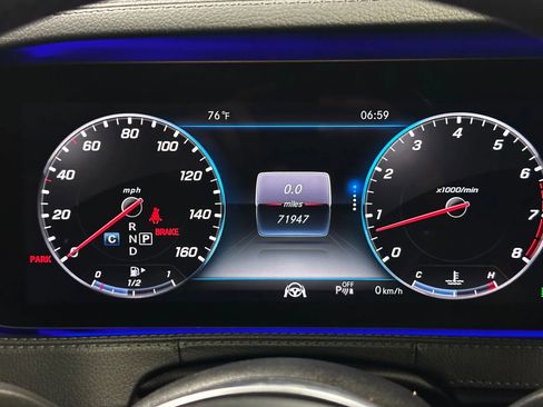 Used 2018 Mercedes-Benz S 560 Sedan image 27