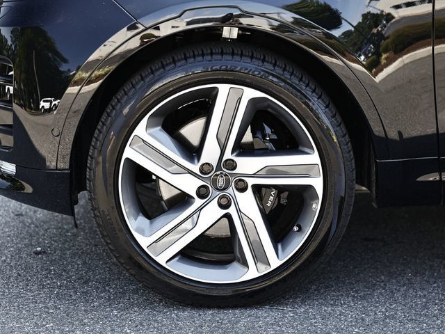 Used 2025 Land Rover Discovery Metropolitan Edition AWD/4WD image 5