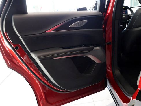 Used 2025 Cadillac Lyriq Luxury w/ LPO, Floor Liner Package AWD/4WD image 29