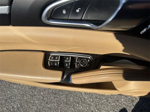 Used 2016 Porsche Cayenne Base image 29