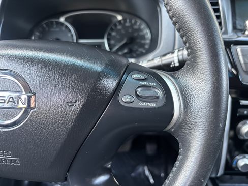 Used 2015 Nissan Pathfinder SV w/ Trailer Tow Package image 17