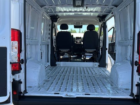 Used 2025 RAM ProMaster 2500 w/ Convenience Group FWD image 15