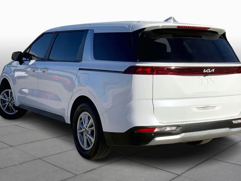 Used 2024 Kia Carnival LX image 10