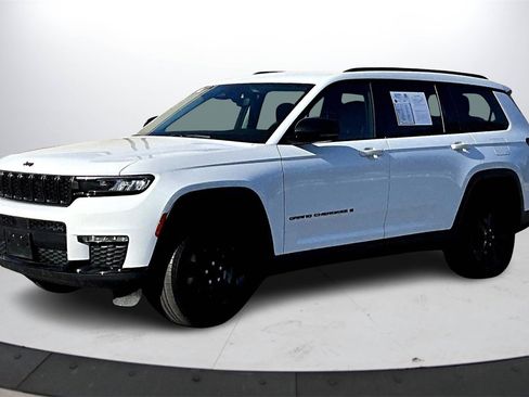 Used 2023 Jeep Grand Cherokee L Limited w/ Black Appearance Package image 4