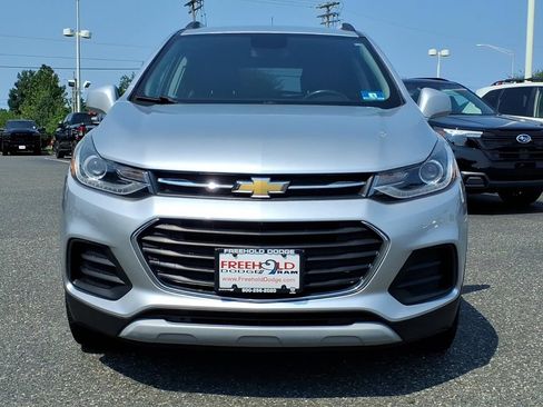 Used 2018 Chevrolet Trax LT w/ LT Convenience Package AWD/4WD image 2