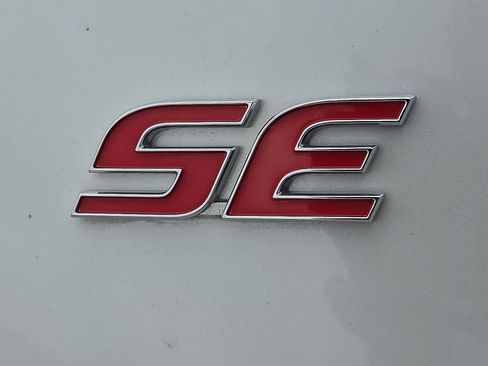 Used 2025 Toyota Corolla SE w/ SE Premium Package FWD image 8