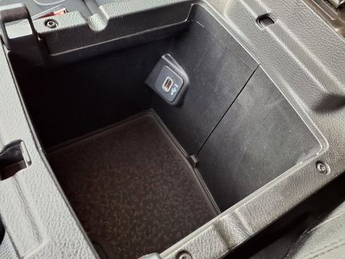 Used 2023 Jeep Gladiator Sport image 11