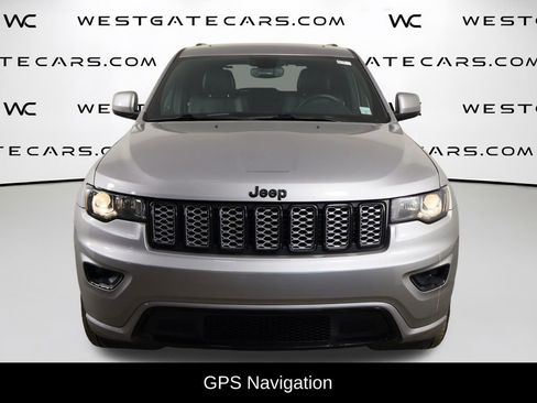Used 2020 Jeep Grand Cherokee Altitude image 2