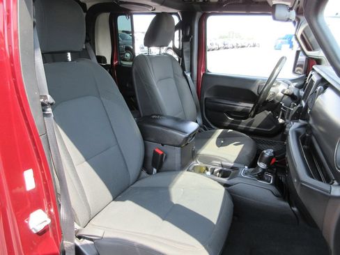 Used 2021 Jeep Gladiator Sport AWD/4WD image 21