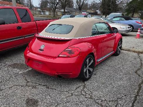 Used 2013 Volkswagen Beetle 2.0T image 2