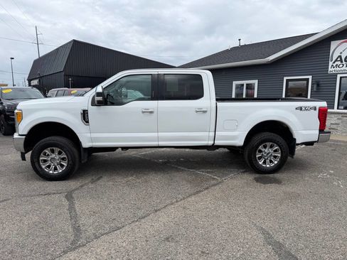 Used 2017 Ford F250 XLT w/ XLT Premium Package AWD/4WD image 2