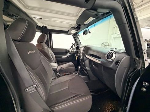 Used 2016 Jeep Wrangler Unlimited Sahara image 27