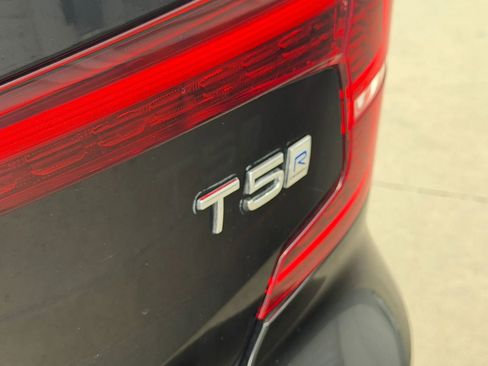 Used 2019 Volvo S60 T5 R-Design FWD image 17