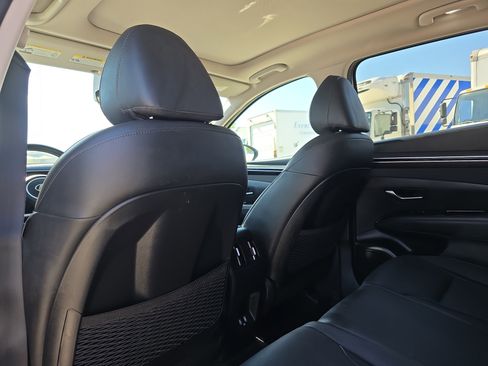 Used 2023 Hyundai Tucson Limited w/ Cargo Package image 17