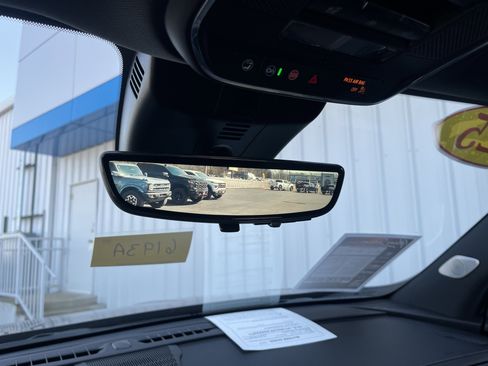 Used 2025 Buick Enclave Avenir w/ Super Cruise Package image 17