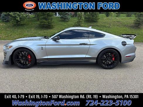 Used 2022 Ford Mustang Shelby GT500 RWD image 1