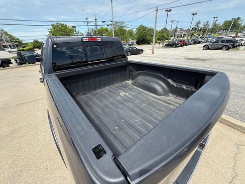 Used 2019 RAM 1500 Laramie AWD/4WD image 8