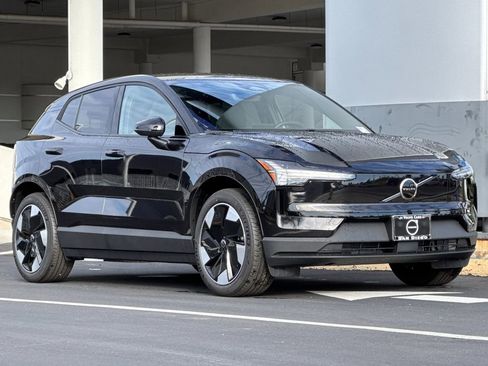 New 2026 Volvo EX30 Plus w/ Climate Package RWD image 7