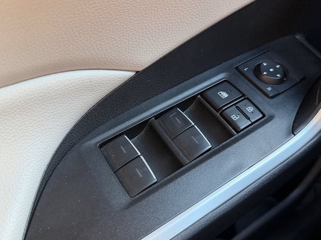 Used 2025 Toyota RAV4 XLE FWD image 27