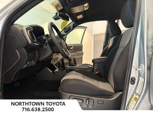 Used 2023 Toyota Tacoma TRD Sport w/ Advanced Technology Package image 19